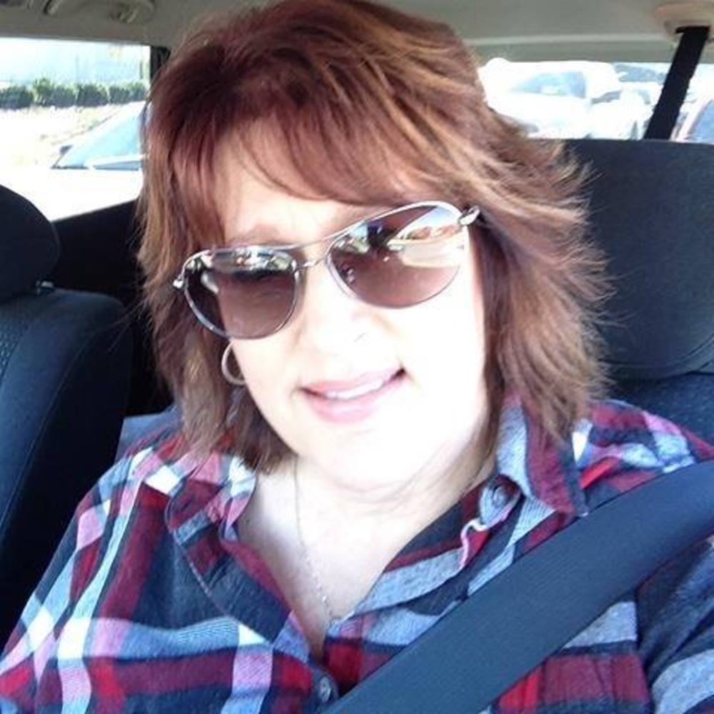 Meet your Posher, Tia